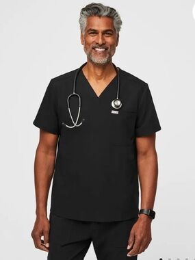 Figs Chisec Three Pocket Scrubs Top Men